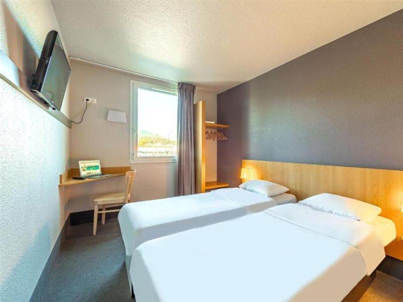 B&B Hotel Toulon Ольюль Екстер'єр фото