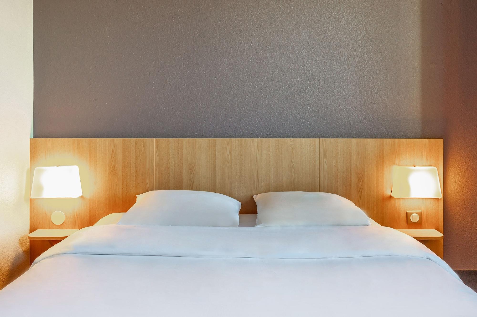 B&B Hotel Toulon Ольюль Екстер'єр фото