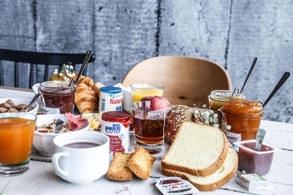 B&B Hotel Toulon Ольюль Екстер'єр фото