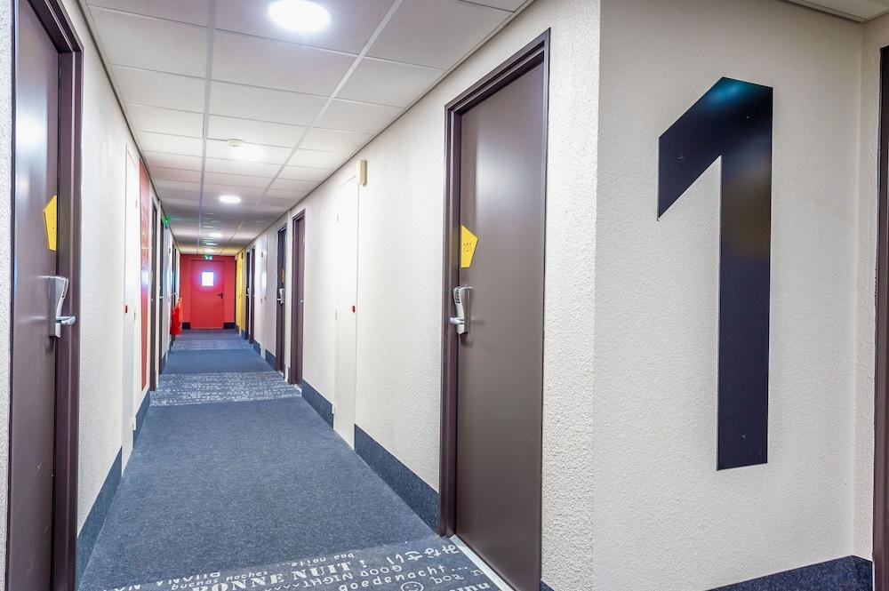 B&B Hotel Toulon Ольюль Екстер'єр фото