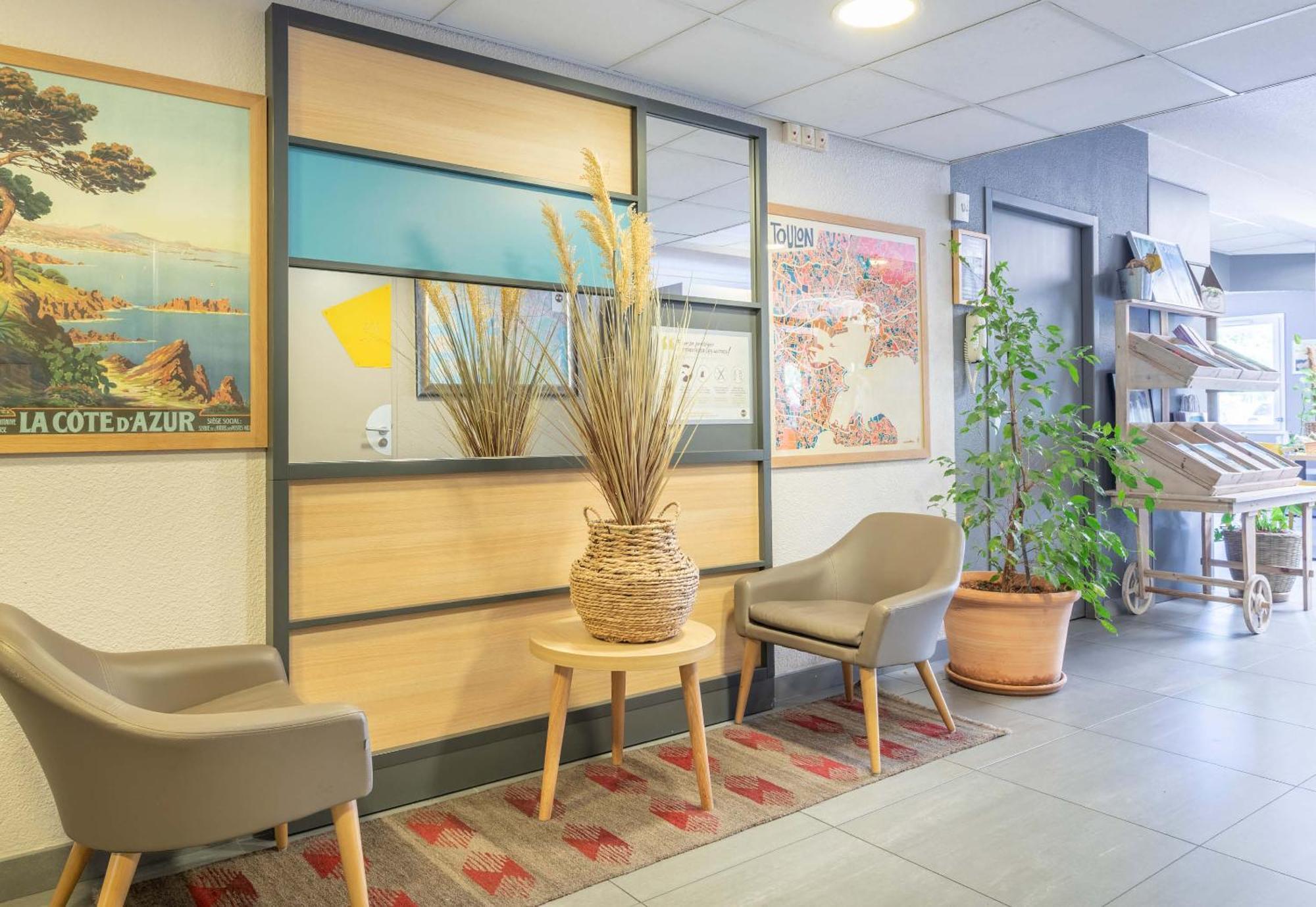 B&B Hotel Toulon Ольюль Екстер'єр фото