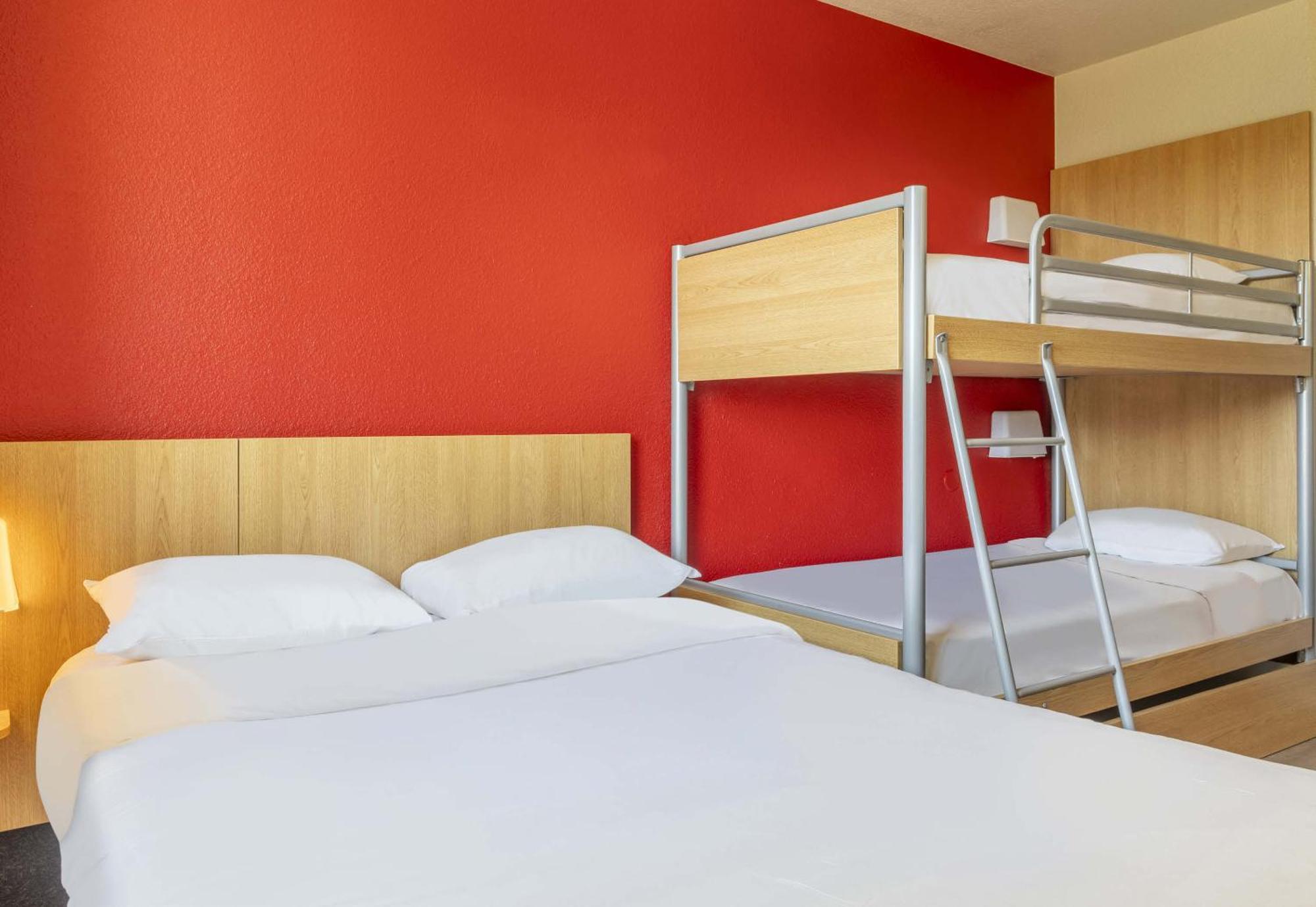 B&B Hotel Toulon Ольюль Екстер'єр фото