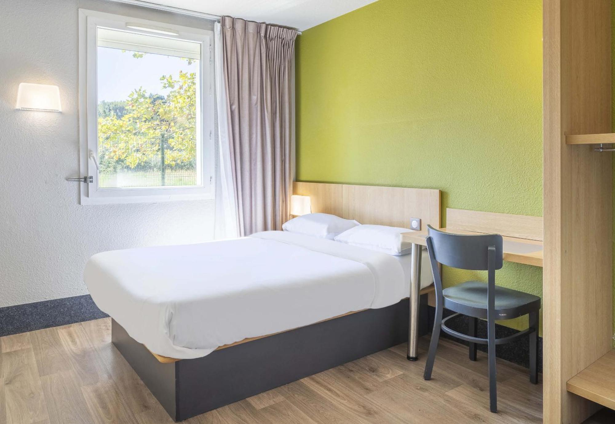 B&B Hotel Toulon Ольюль Екстер'єр фото
