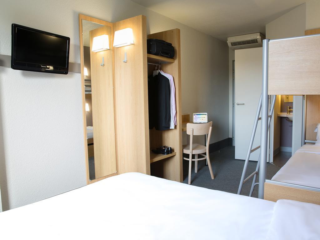 B&B Hotel Toulon Ольюль Екстер'єр фото