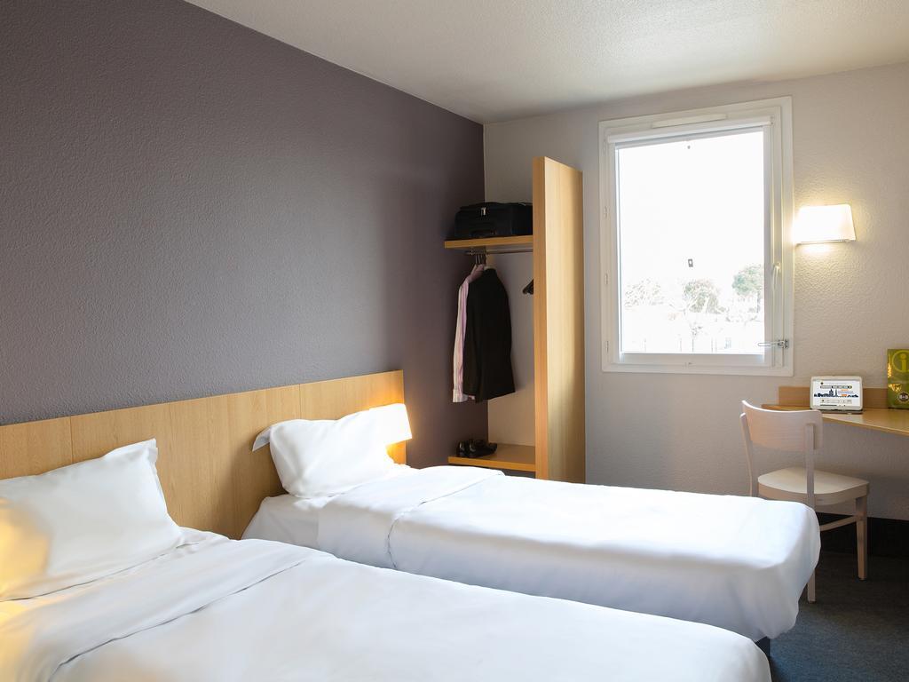 B&B Hotel Toulon Ольюль Екстер'єр фото