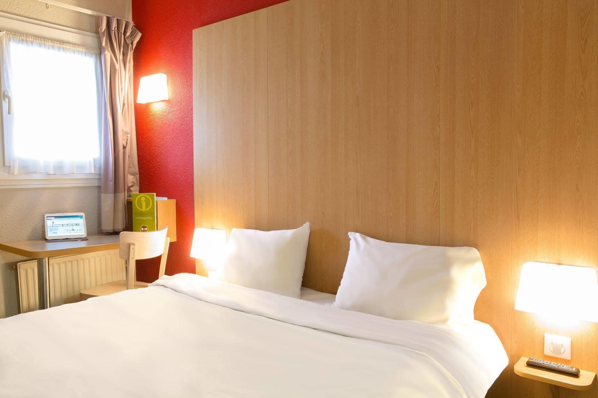 B&B Hotel Toulon Ольюль Екстер'єр фото