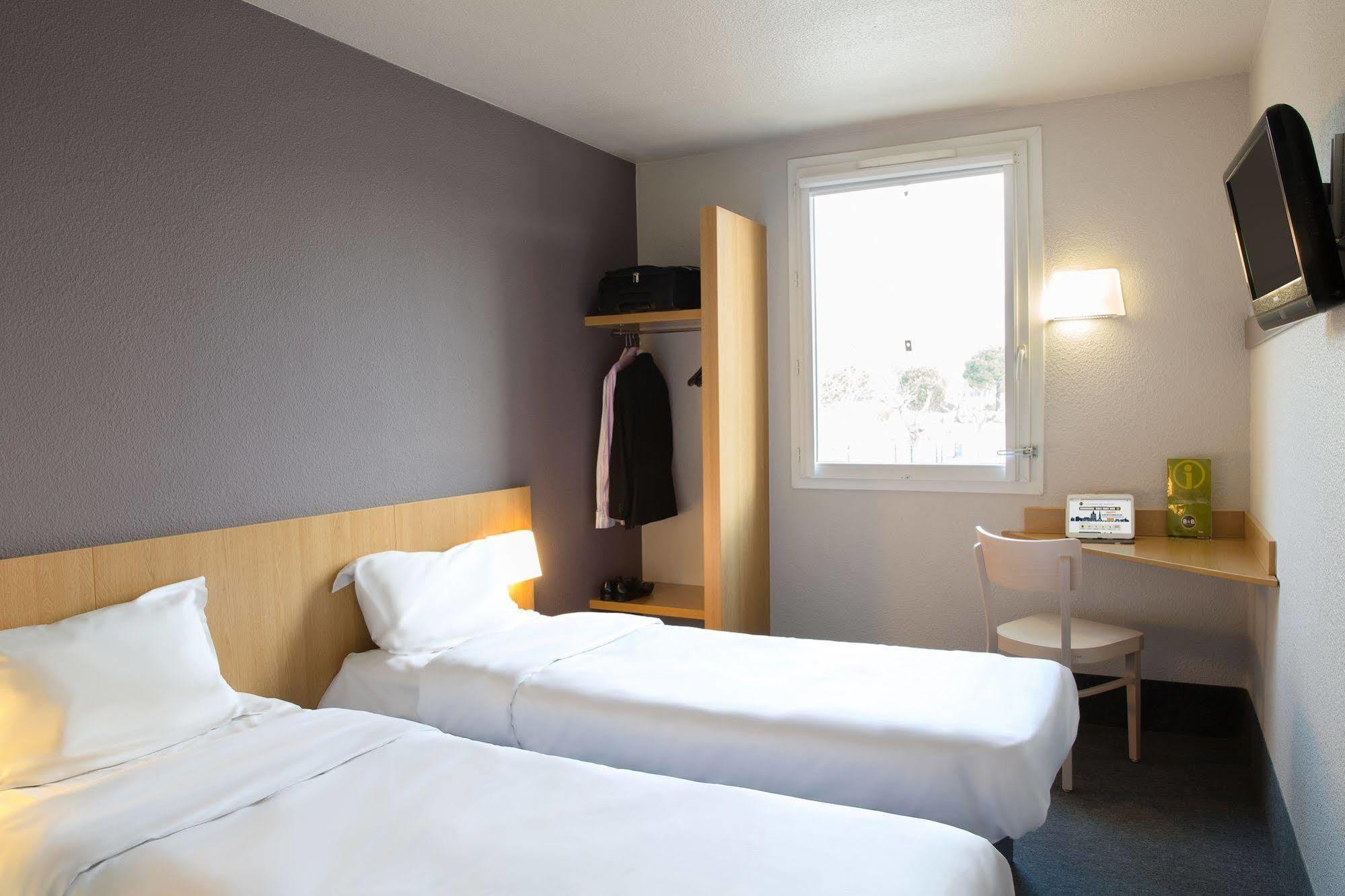 B&B Hotel Toulon Ольюль Екстер'єр фото