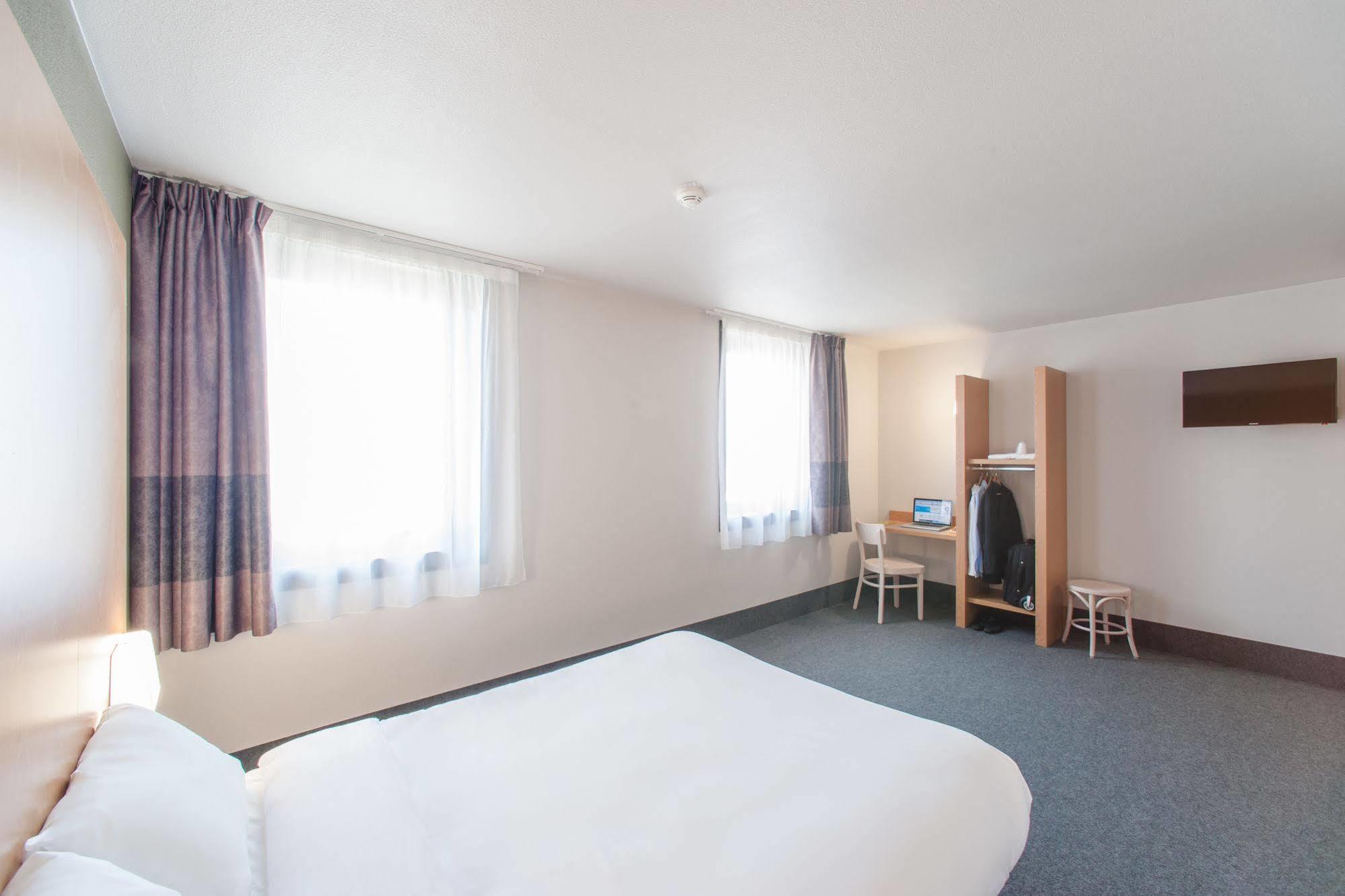 B&B Hotel Toulon Ольюль Екстер'єр фото