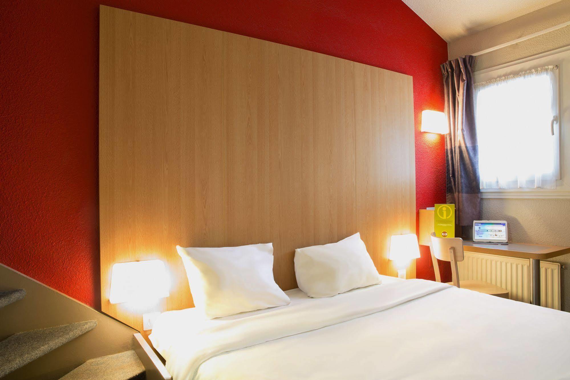 B&B Hotel Toulon Ольюль Екстер'єр фото