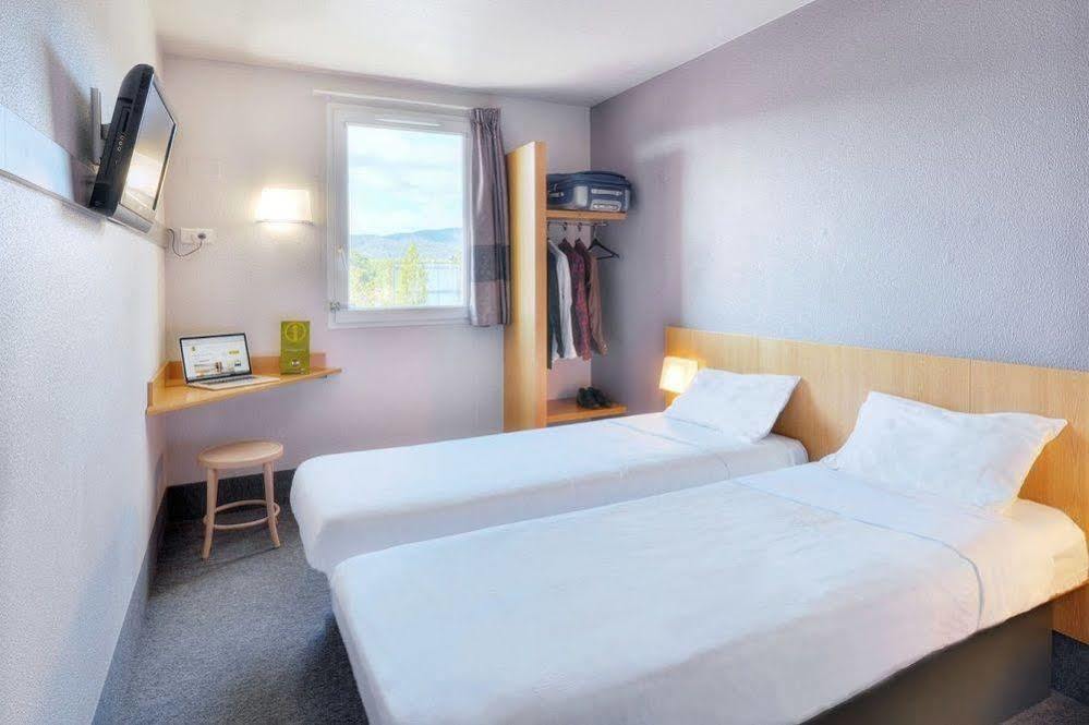 B&B Hotel Toulon Ольюль Екстер'єр фото